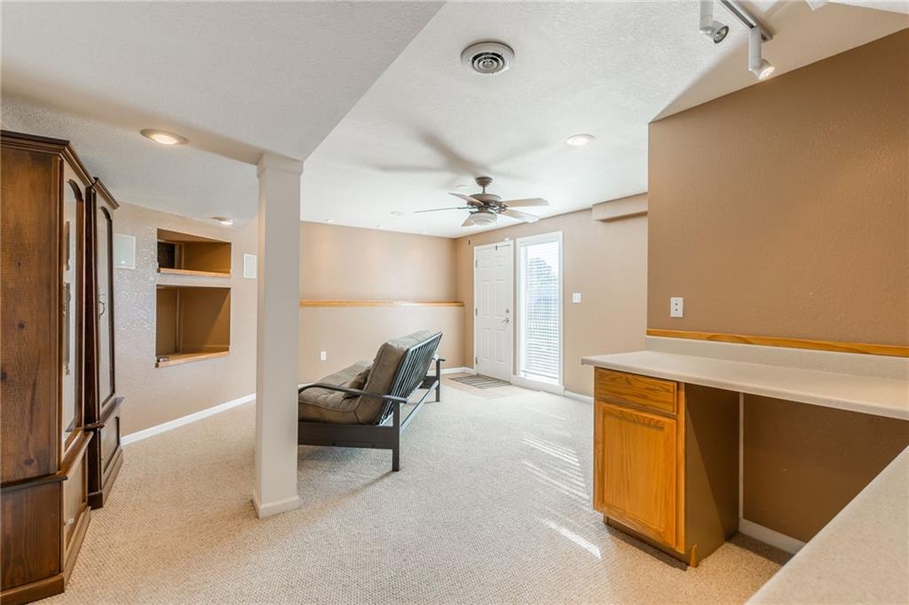 10700 N Holmes Street