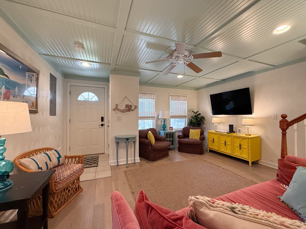 521 Mason Ave 578