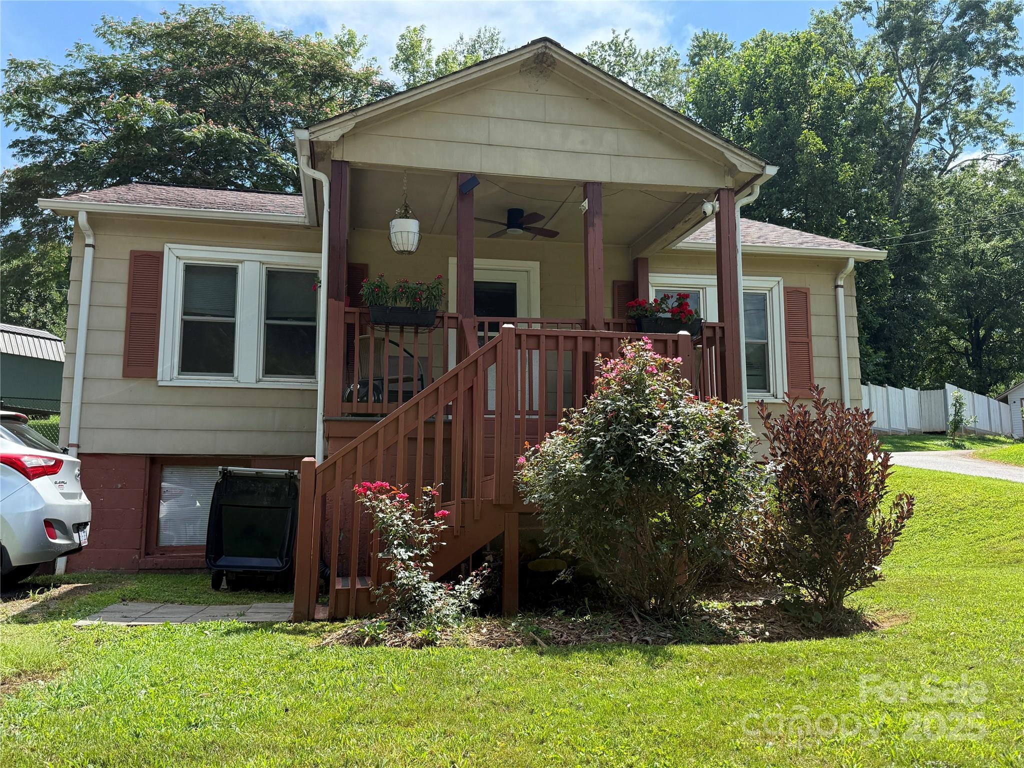 1492 Overlook Drive