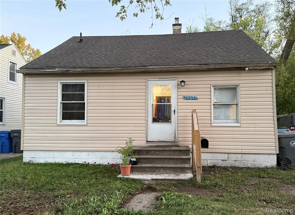 Welcome to 28645 Glenwood Street-a beautifully remodeled four - bedroom home blending comfort, functionality and modern design in the heart of inkster. This move-in-ready residence features four spacious bedrooms - two upstairs and two on th main level-providing flexibility for families, guest or home office use. The updated tile bathroom offers a clean, contemporary look with stylish finishes and easy maintenance.
Enjoy the inviting living room with abundant natural light and comfortable layout that flows effortlessly into the dining and kitchen areas. The homes remodeled interior includes fresh flooring, modern paint tones, updated lighting and refreshed trim work that gives each space a crisp, modern feel.
Sitting on a quiet residential street, the property features a private backyard perfect for outdoor gathering or future expansion. The exterior offers classic curb appeal and low maintenance siding.

Located near Middlebelt Rd, Michigan Ave and Inkster Rd., this home provides quick access to local schools in the Wayne Westland Community School District, parks, shopping and freeways-ideal for both homeowners and investors.

This home combines affordability, comfort and modern upgrades - a perfect choice for first - time buyers or investorsseekifga turn-key rental in an established neighborhood.

Schedule your private showing today and experience the charm of 28645 Glenwood Street for yourself!