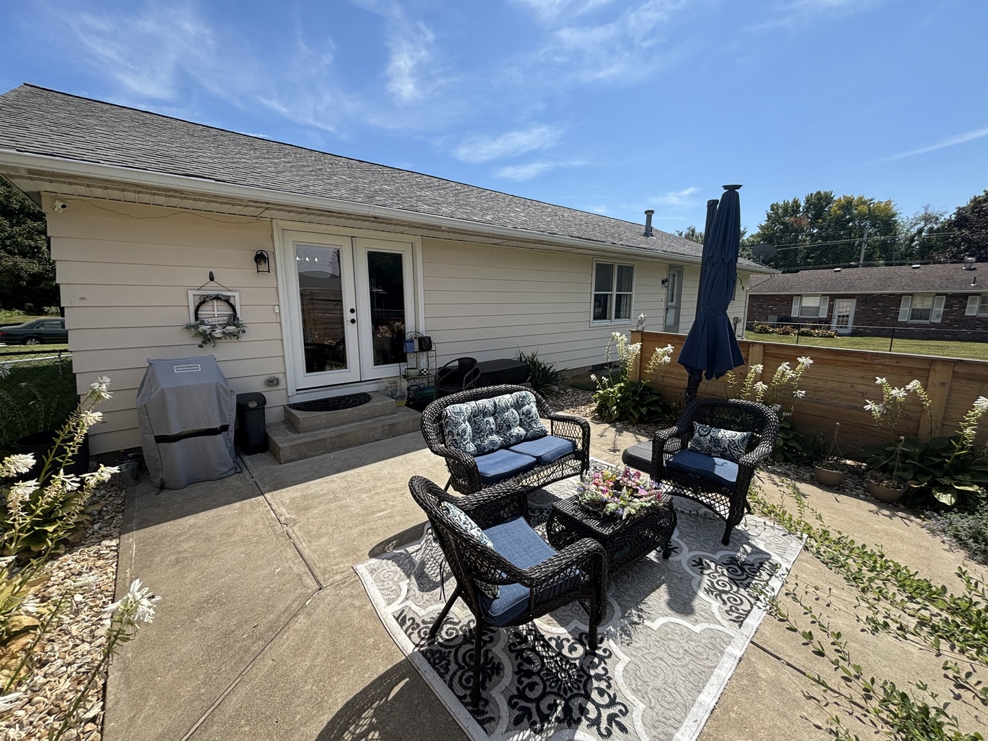 2811 E Bluff Court