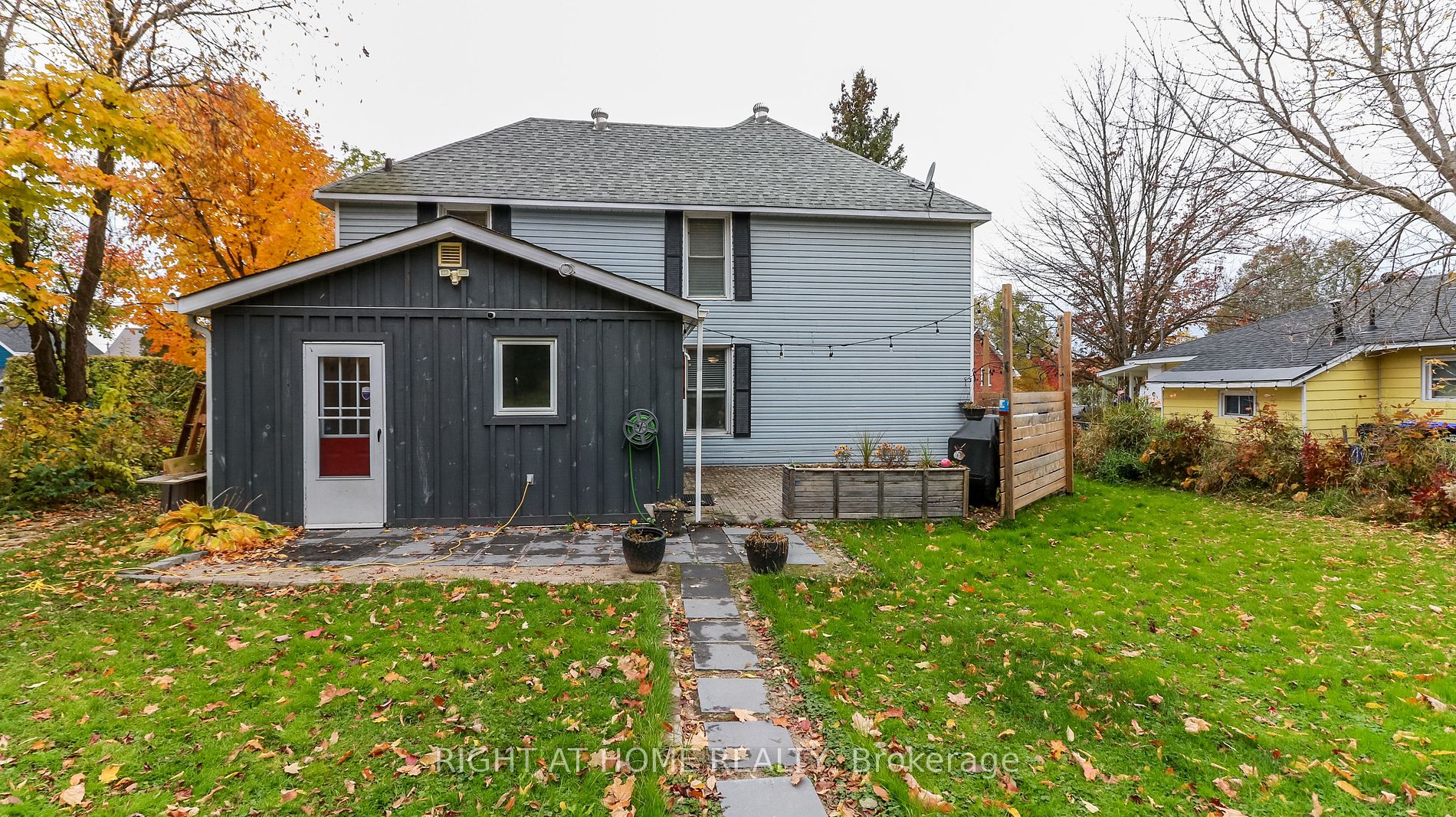 25 Peel St