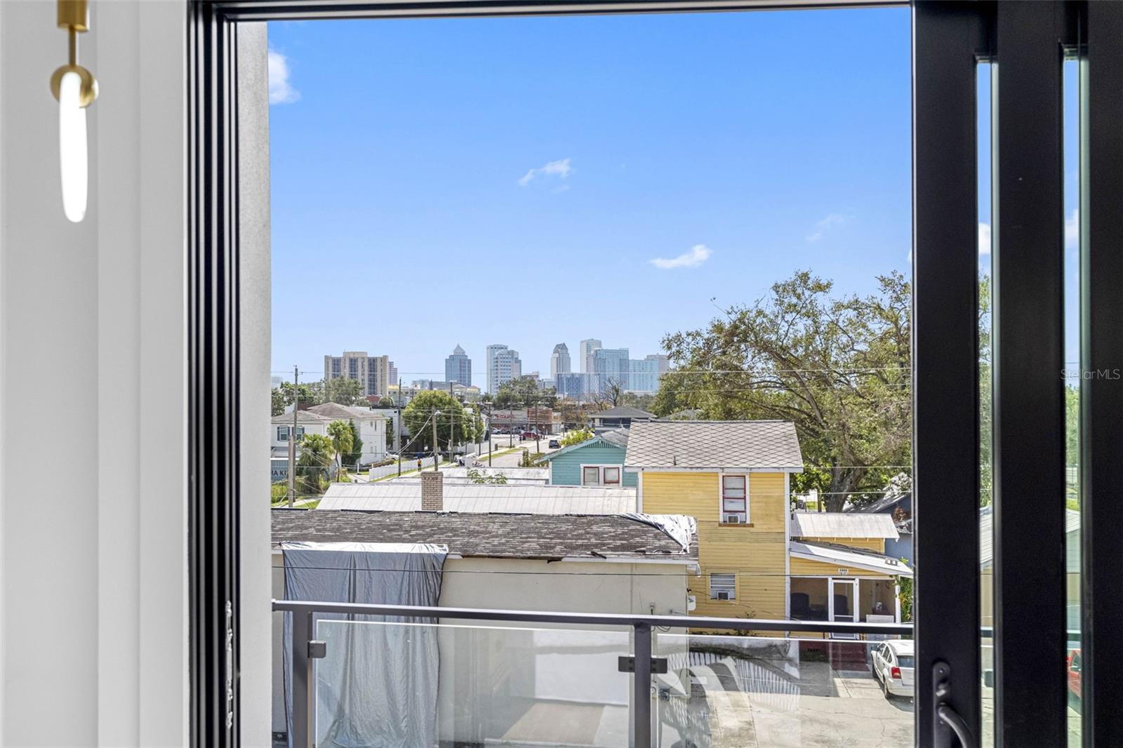 101 W Warren Avenue 1