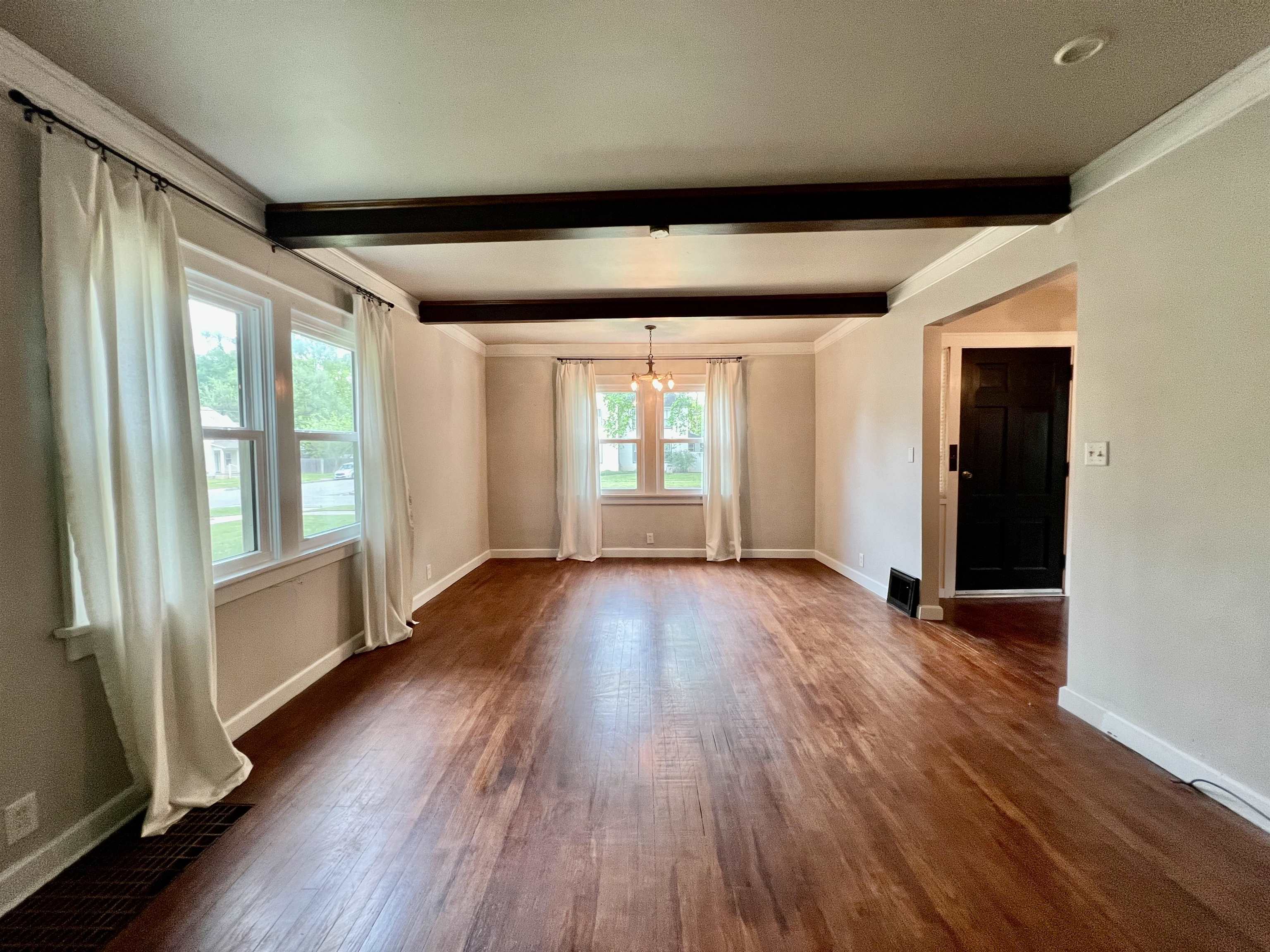 1103 Mansfield