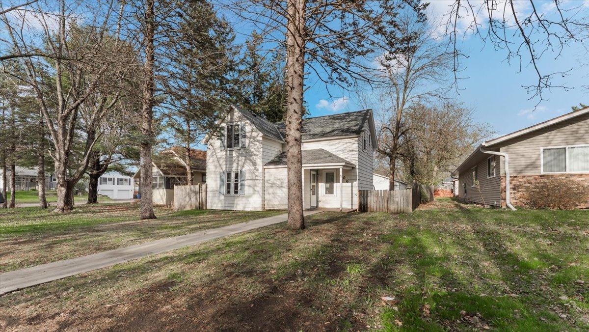 906 9th Avenue SE