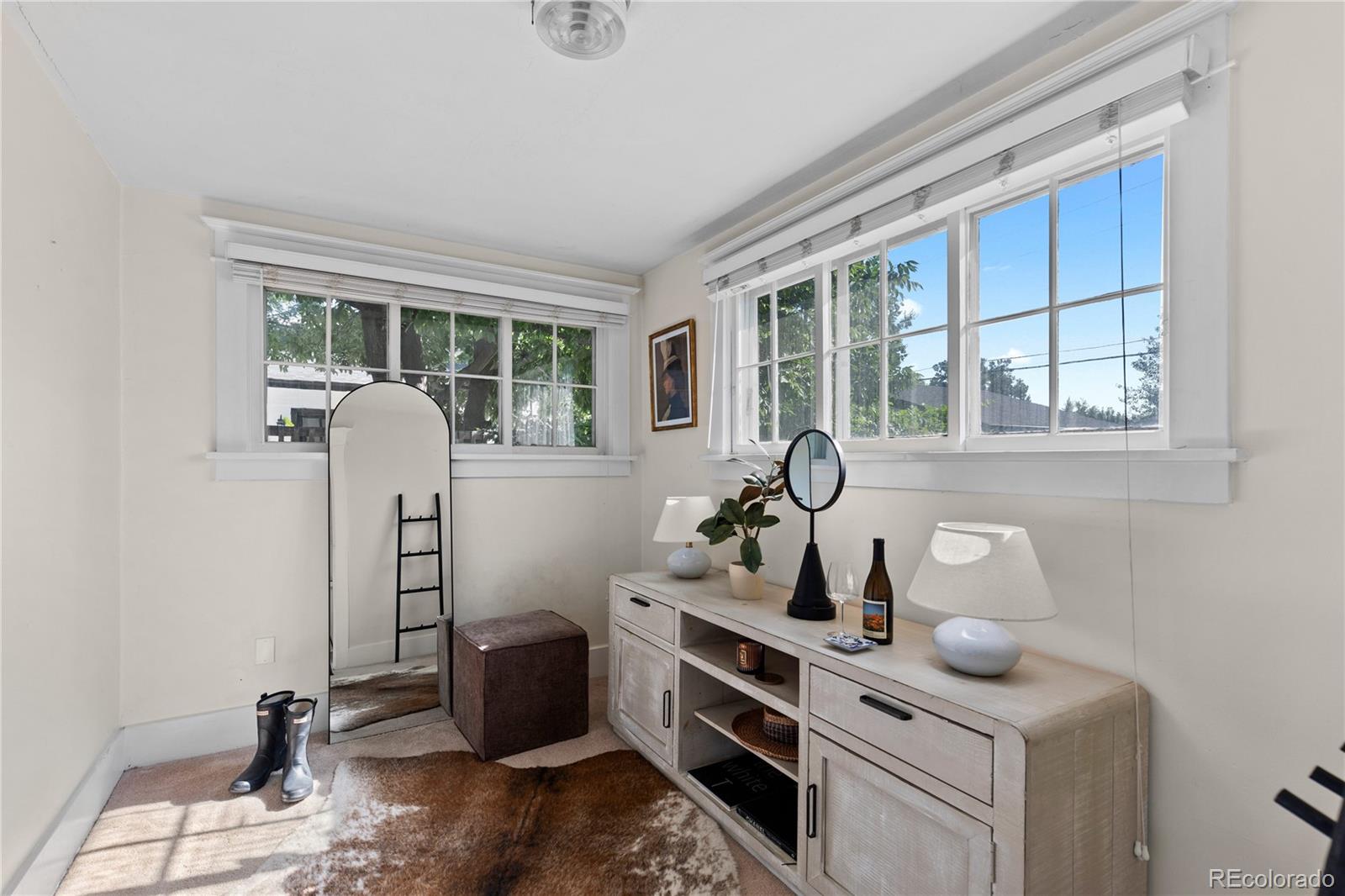 2042 S Humboldt Street