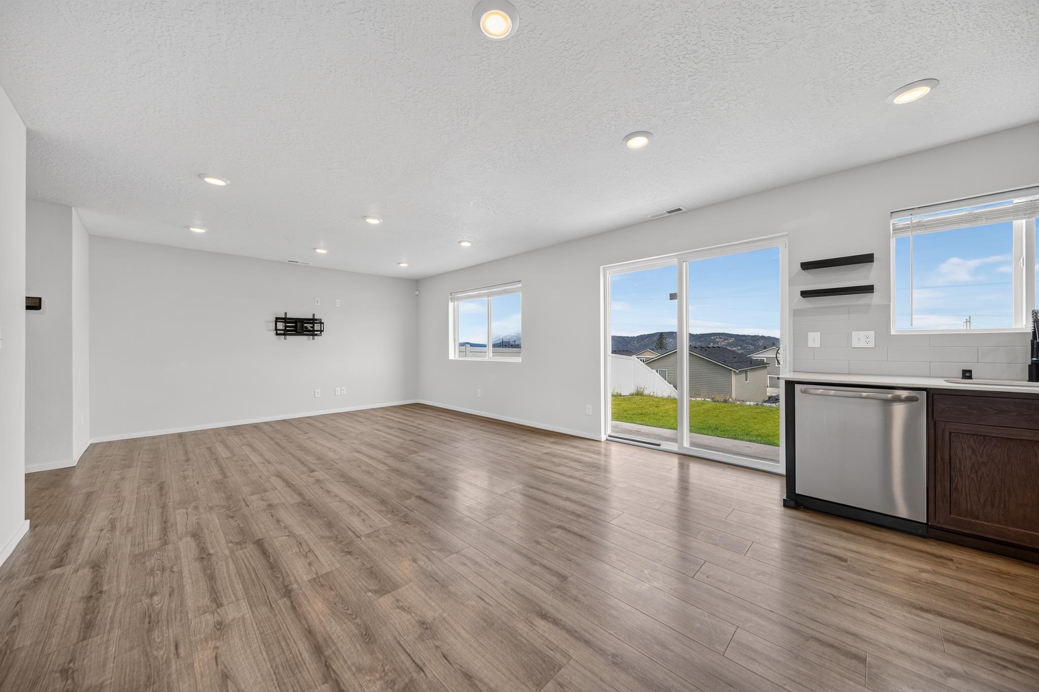 4440 W Bedford Ave