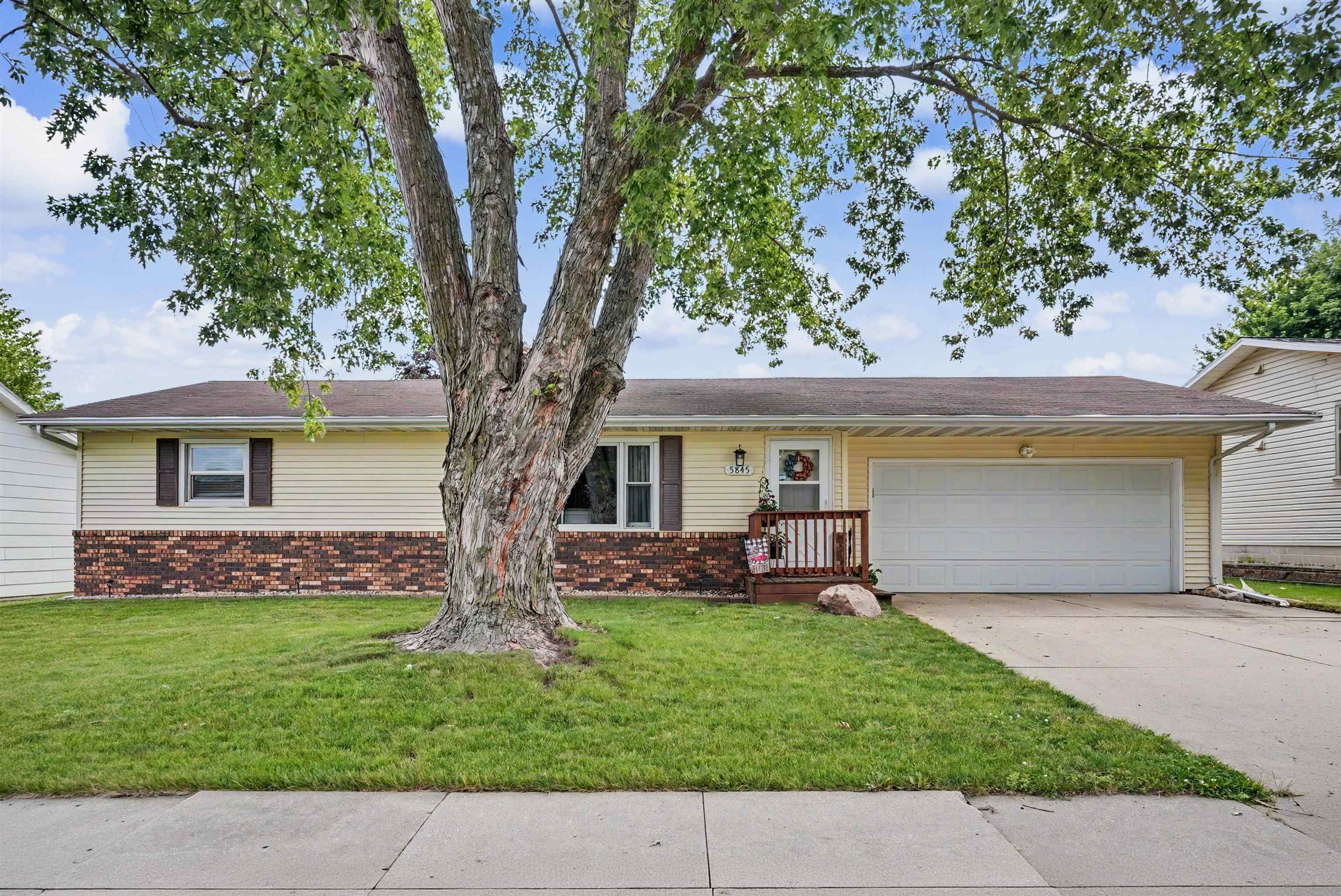 5845 Applewood Drive
