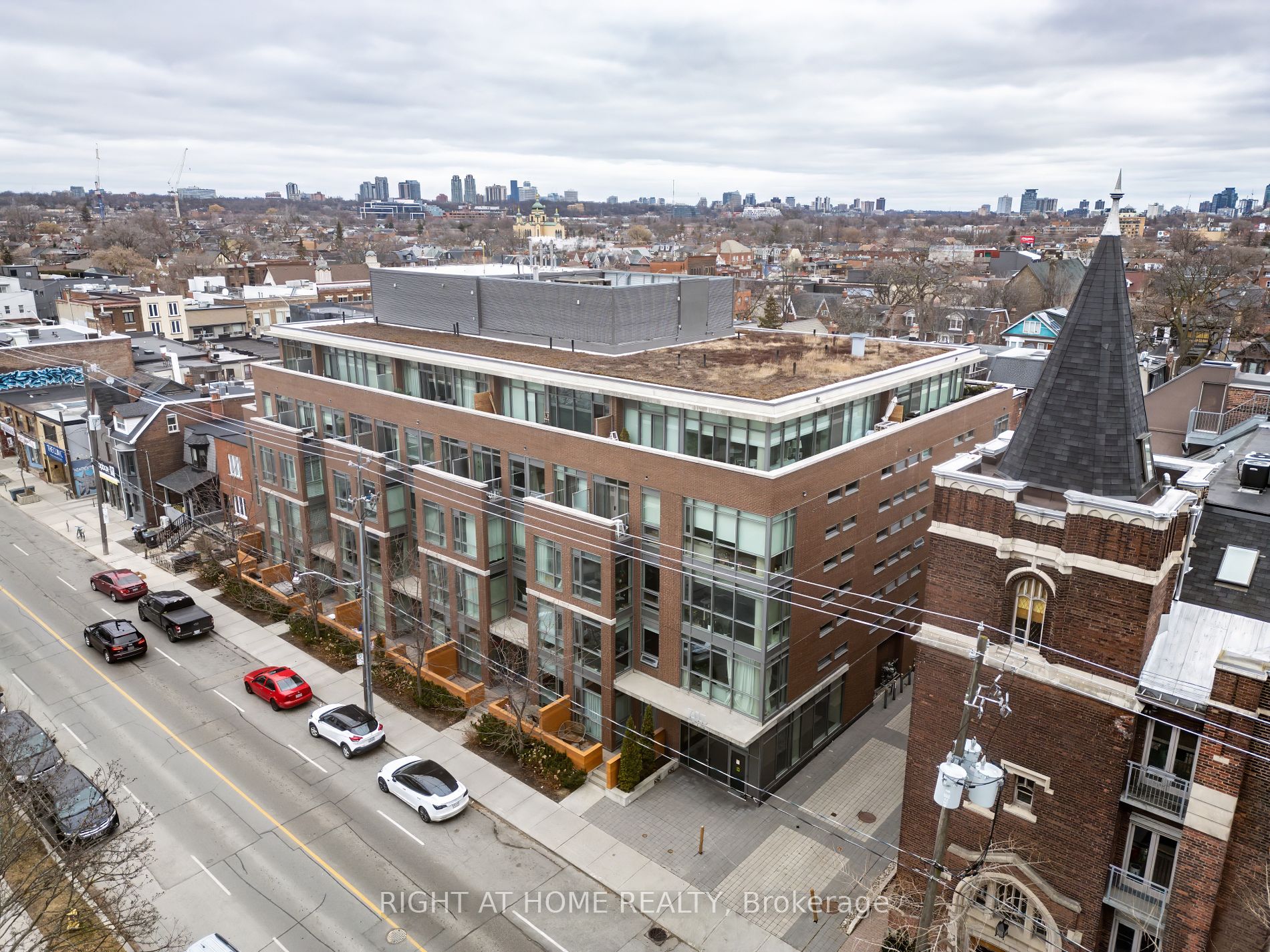 707 Dovercourt Rd 107