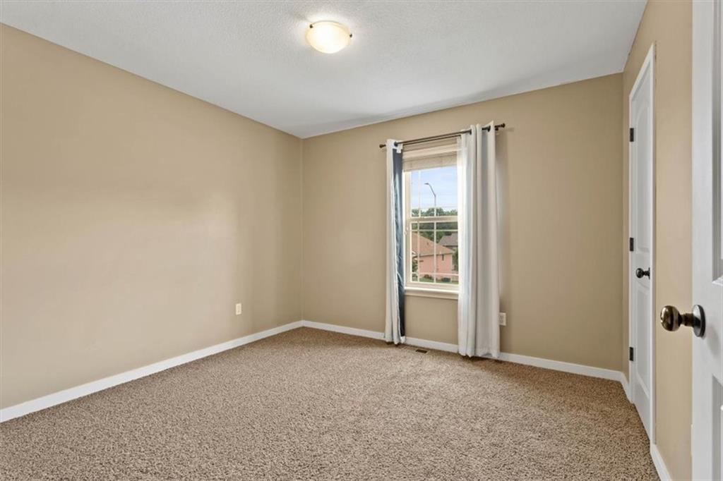 5016 N Wheeling Avenue