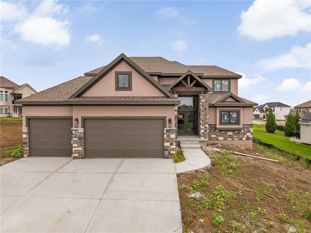 Walker Custom Home's 1.5 Story "Layla" plan offers exceptional design with lots of open space and nice room sizes. Attention to detail with nice finishes included in price such as wood & tile floors, granite or quartz counter tops, stainless steel appliances, covered patio, fireplace, walk-in closets and more.  Creekmoor amenities include use of Lake Creekmoor, Creekmoor golf course, clubhouse with exercise facility and restaurant and bar, plus two community pools, tennis courts and walking trails.  Home is under construction ---- still time to make many of the selections.