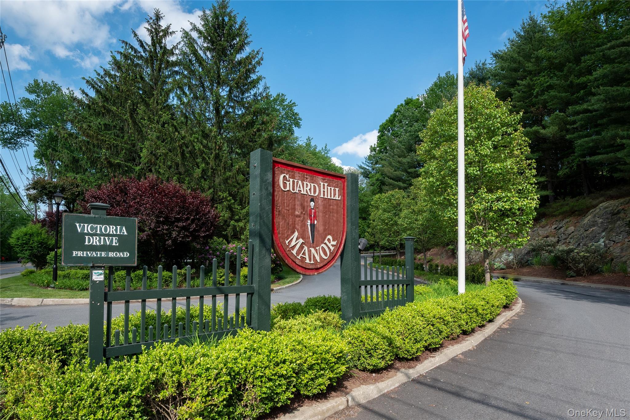 New Listing in desirable Guard Hill Manor! 2 bedrooms, 2 1/2 baths. Great floor plan in this Regent model. Walk out finished basement is included in the square footage. Eat-in kitchen. Make this one your own! A must see!
