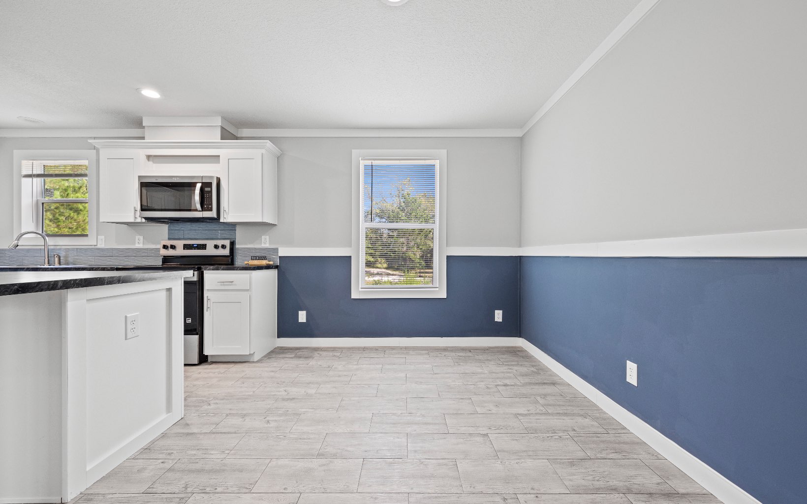 305 NW Ivy Gln