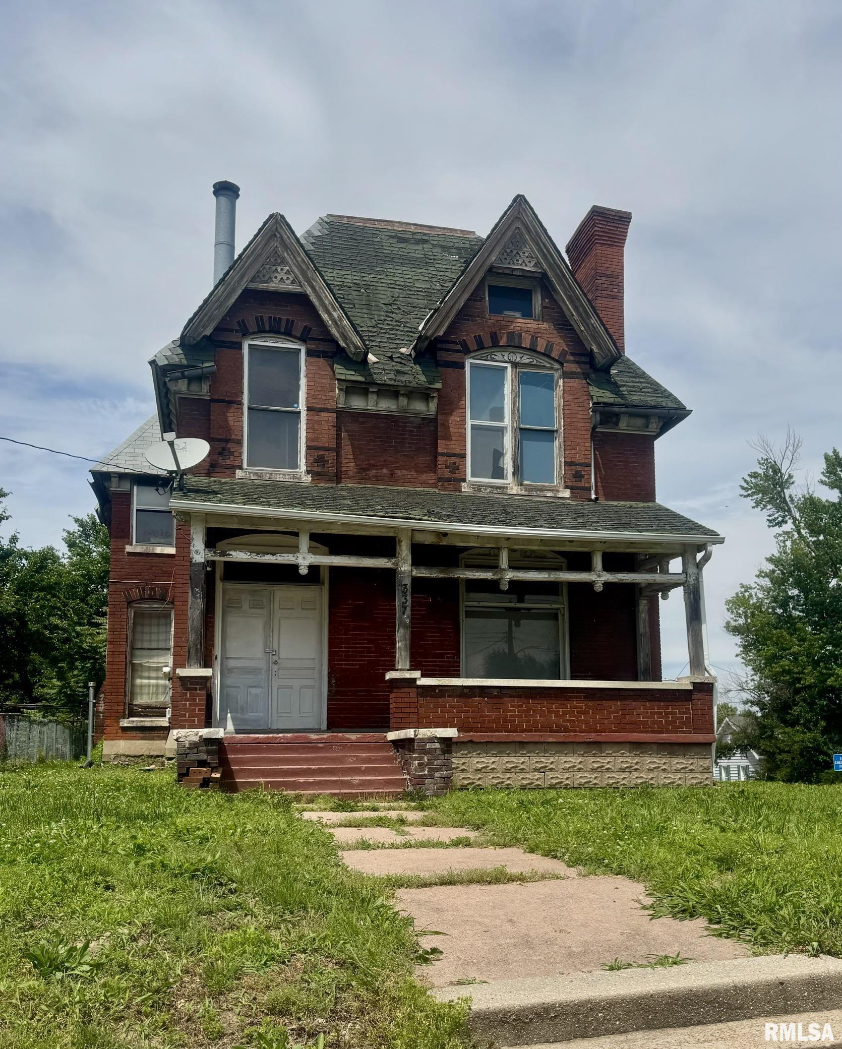 Investor Special with Endless Potential! Bring your vision and creativity to this spacious 2-unit property situated on a large corner lot. Each unit offers 2 bedrooms and 1 full bathroom, providing flexible options for investors, renovators, or homeowners looking to create additional income. With plenty of square footage and character waiting to be restored, this property is ready for a complete transformation. The versatile layout also offers the possibility of converting the property back into a spacious single-family residence. As an added bonus, all materials currently onsite will convey with the sale, helping jumpstart your renovation plans. Whether you're searching for your next investment project, a value-add rental property, or a home you can customize from the ground up, this property presents a unique opportunity to build equity and bring new life to a promising space. Being sold as-is. Don't miss the chance to unlock this property's full potential! Motivated Seller!!