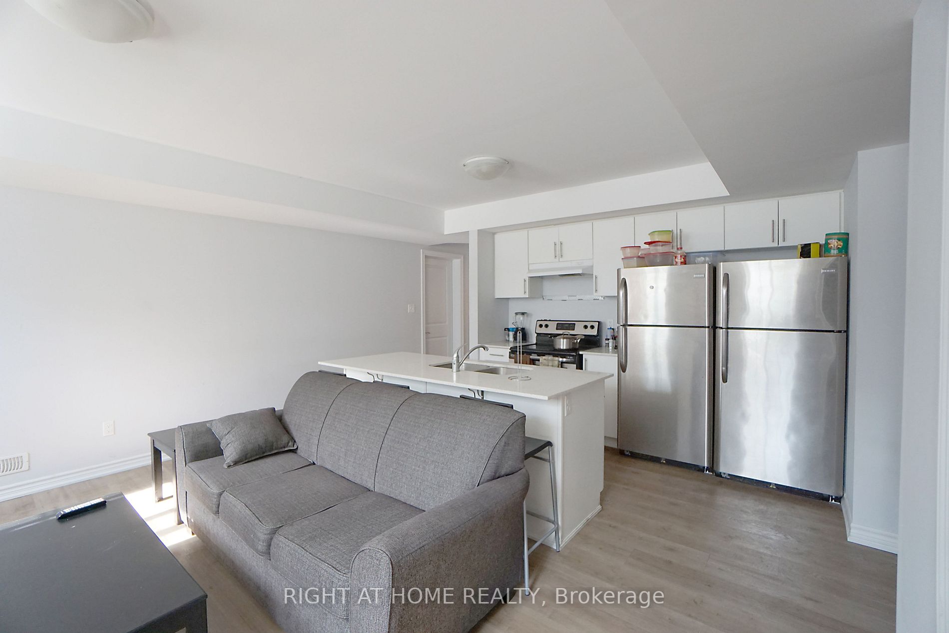 246 Penetanguishene Rd 8