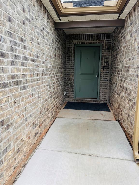 **NEW BUILD** Welcome to this gorgeous Edmond home offering comfort, style, and an unbeatable location! This property features an open-concept living area filled with natural light, a modern kitchen, generously sized bedrooms, and a serene backyard ideal for gatherings. Located in a quiet, established neighborhood just minutes from award-winning schools, restaurants, and major conveniences. this home is truly move-in ready!