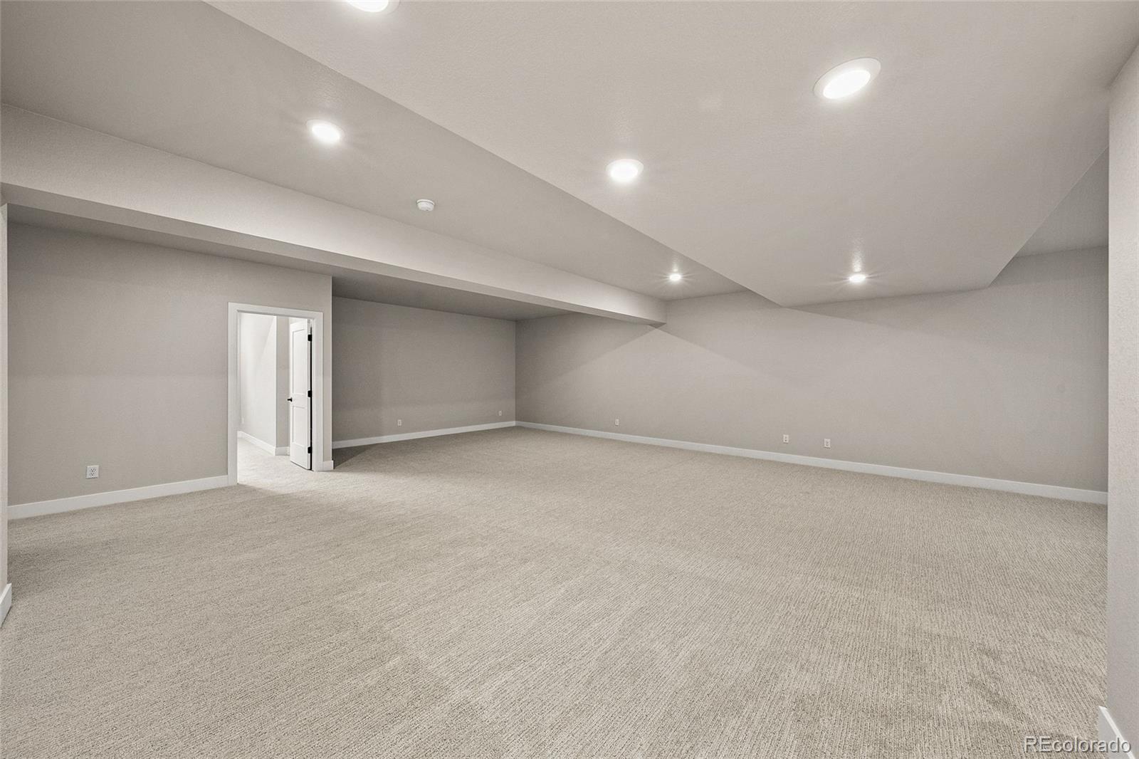 8632 Whiteclover Street