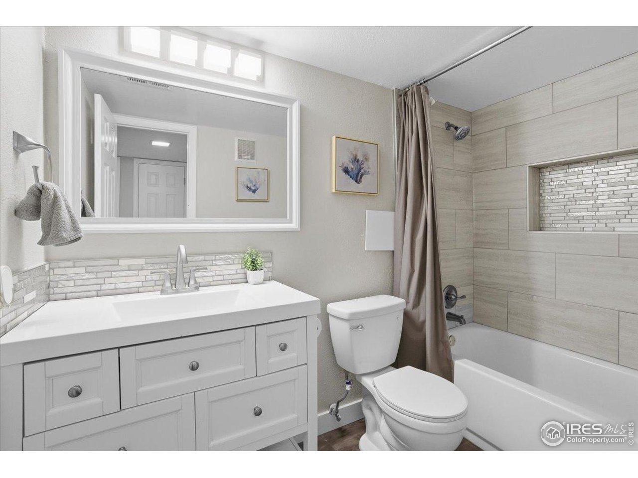 4450 S Pitkin St 126