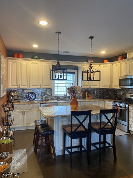 213 Edgar Pl