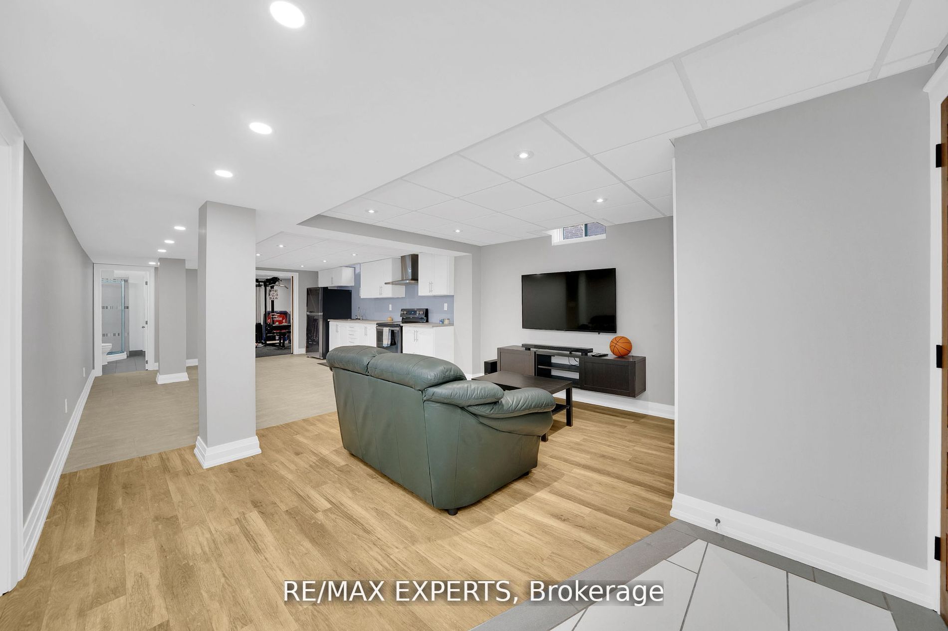 24 Bluestone St