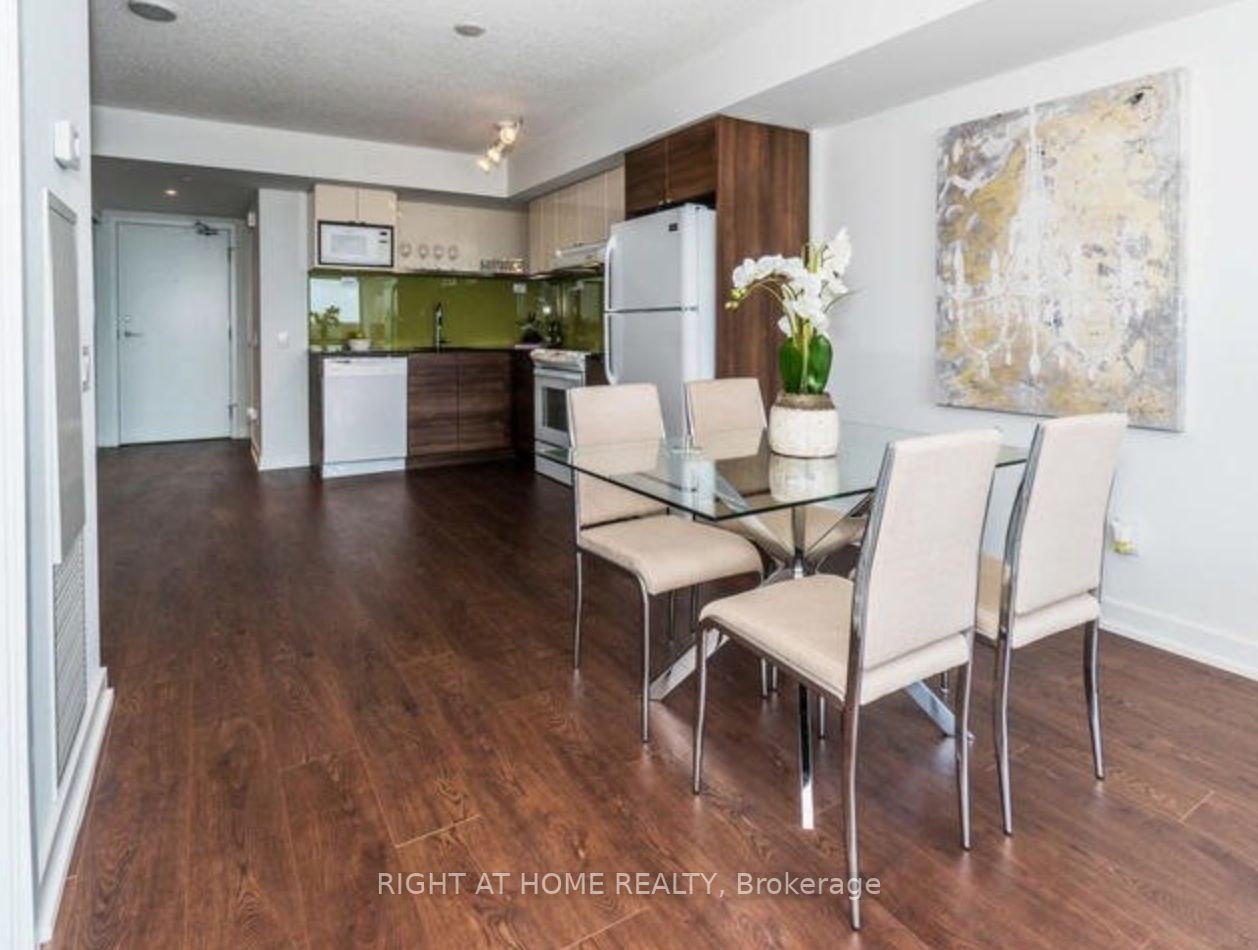 72 Esther Shiner Blvd 1009