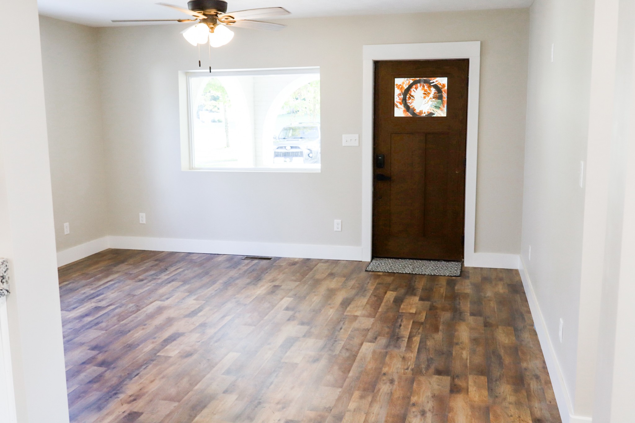 413 E Main St