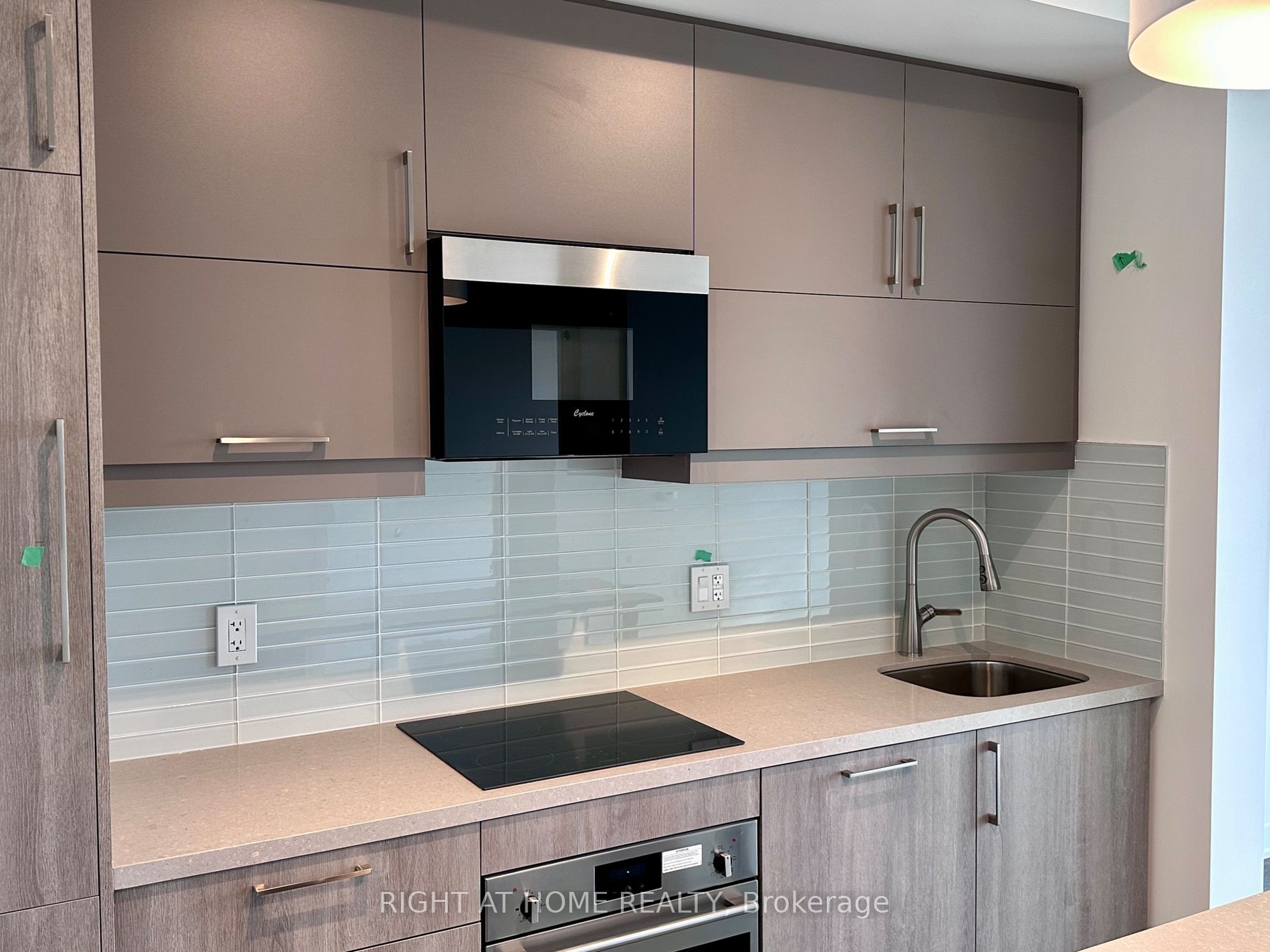 8119 Birchmount Rd A1326