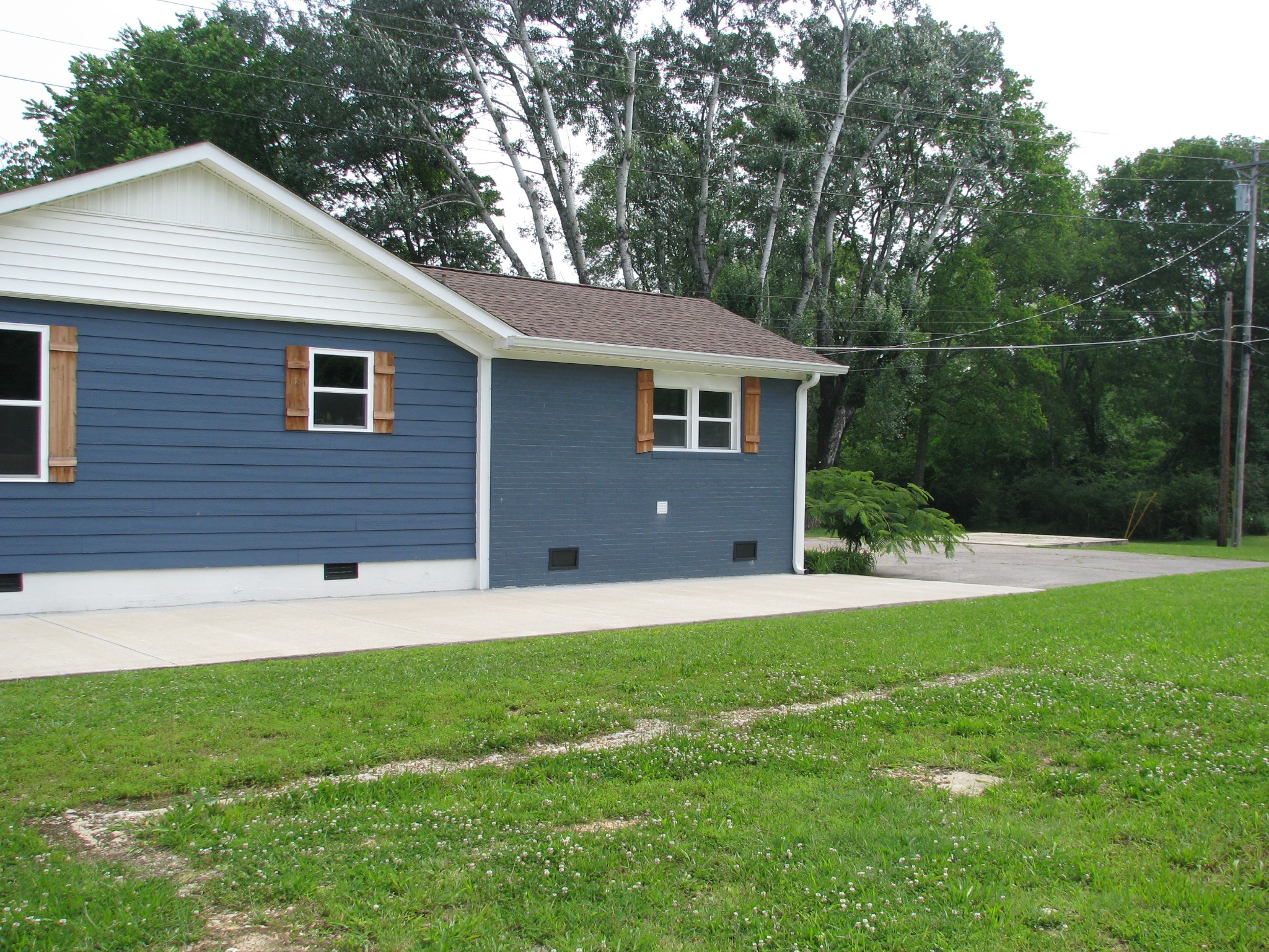 101 Simpson Ave