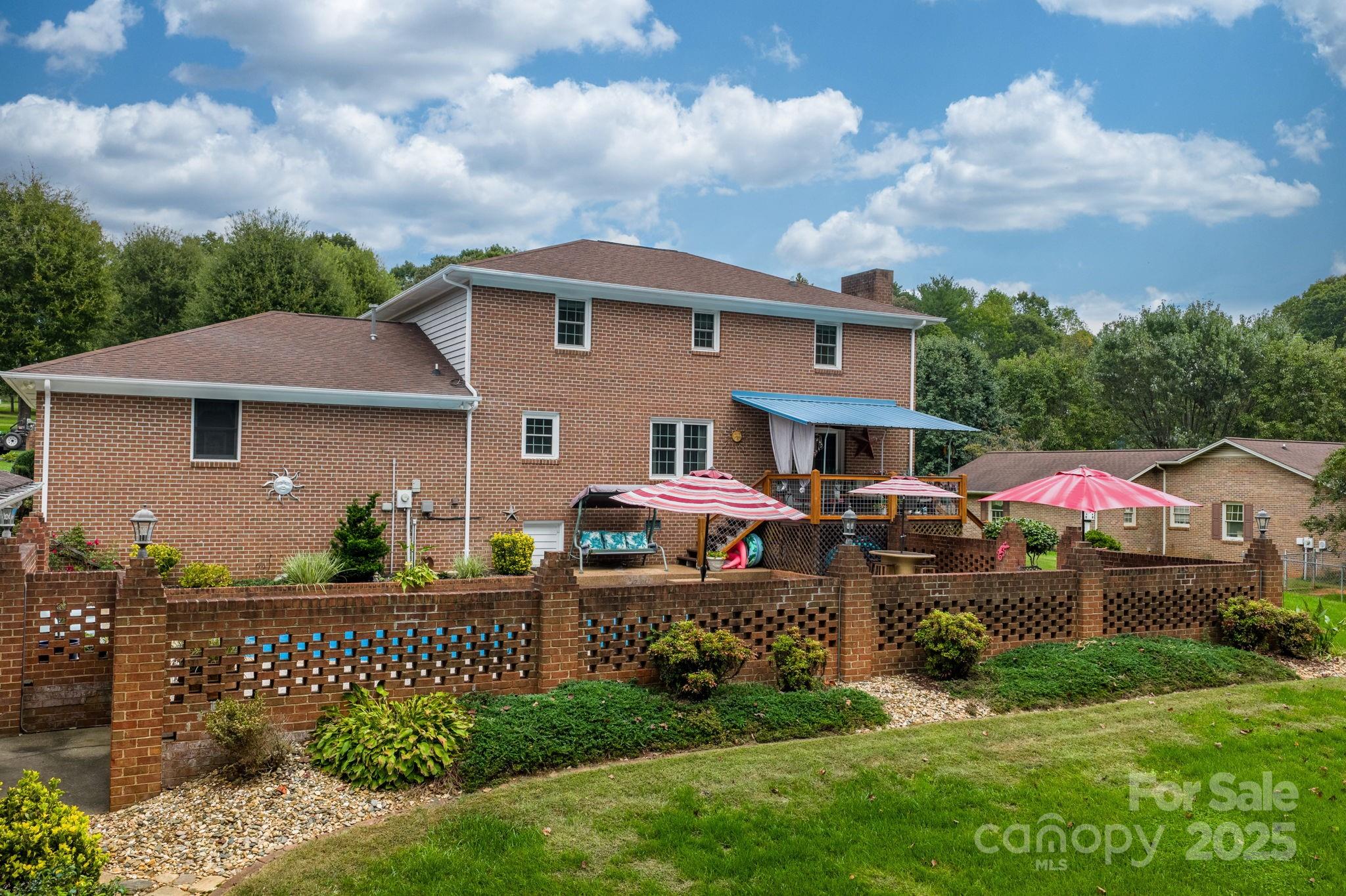 302 Redwood Place