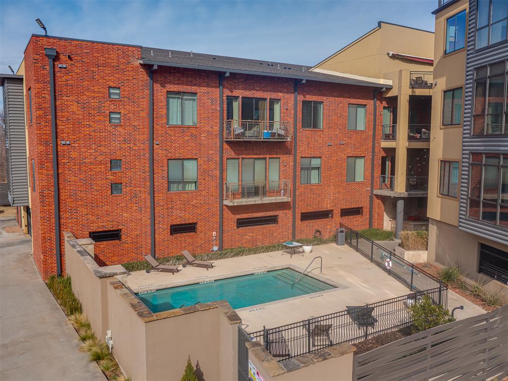 Live where OU happens. Located at 401 E Boyd St (401 Lofts), this condo community offers low-maintenance living in the heart of Norman—just minutes from the University of Oklahoma, Campus Corner, and game-day action. Enjoy a resort-style community pool plus inviting shared spaces designed for both relaxing and entertaining. Residents also benefit from popular onsite amenities like a fitness center, outdoor grilling/BBQ areas, and a fire pit/lounge, along with the convenience of gated access and covered/garage parking.Whether you’re looking for a smart student-housing option, a game-day getaway, or a long-term investment near campus, this location is hard to beat. Easy access to OU, dining, shopping, and major Norman destinations—ideal for an owner-occupant or an investor seeking strong rental appeal close to the university.(Buyer to verify schools, square footage, HOA details/restrictions, and leasing guidelines.)