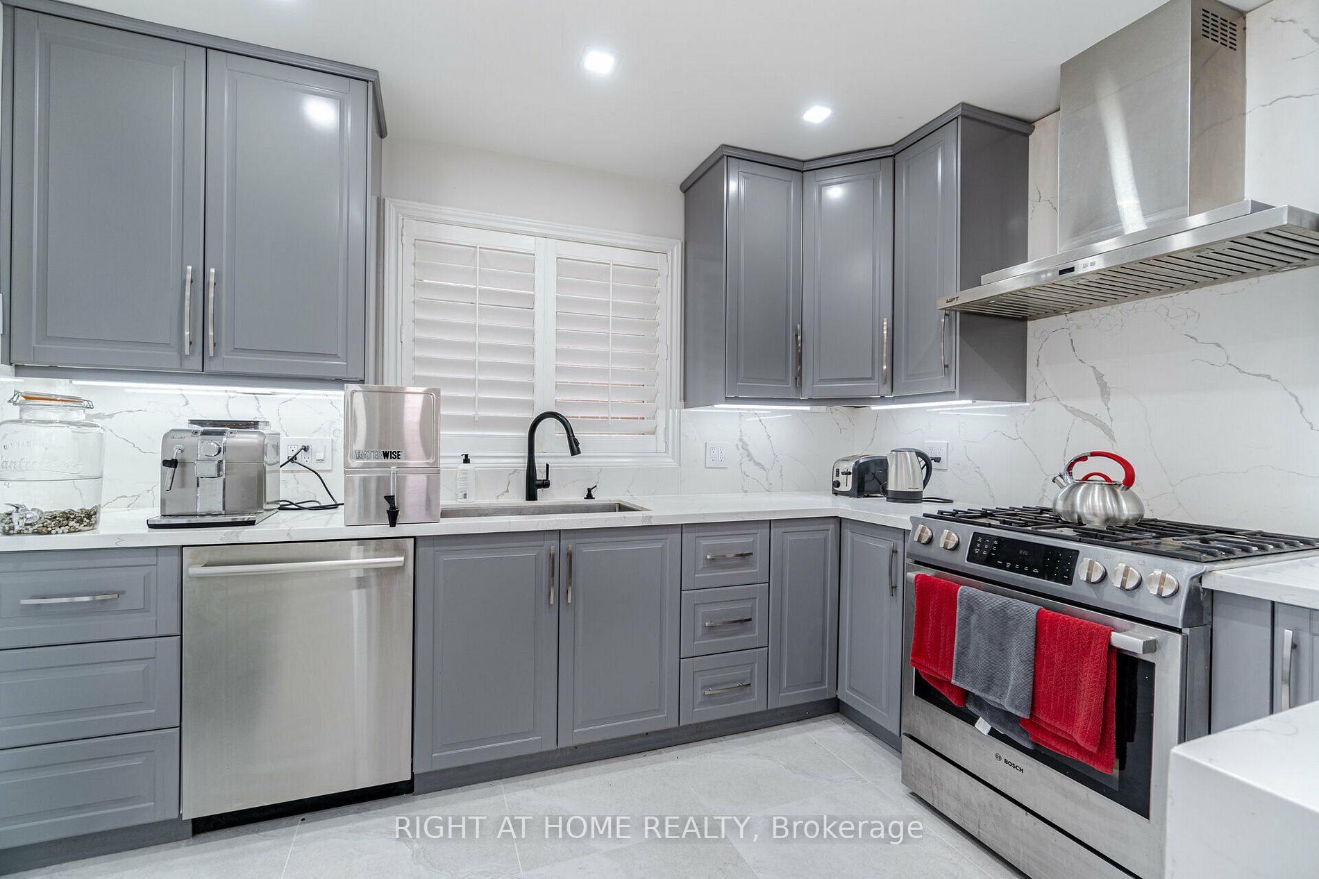 391 Janene Crt