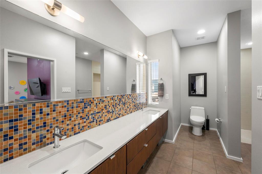 5205 Capitol Avenue 9