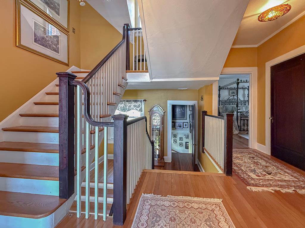 212 Bay Ave 9A