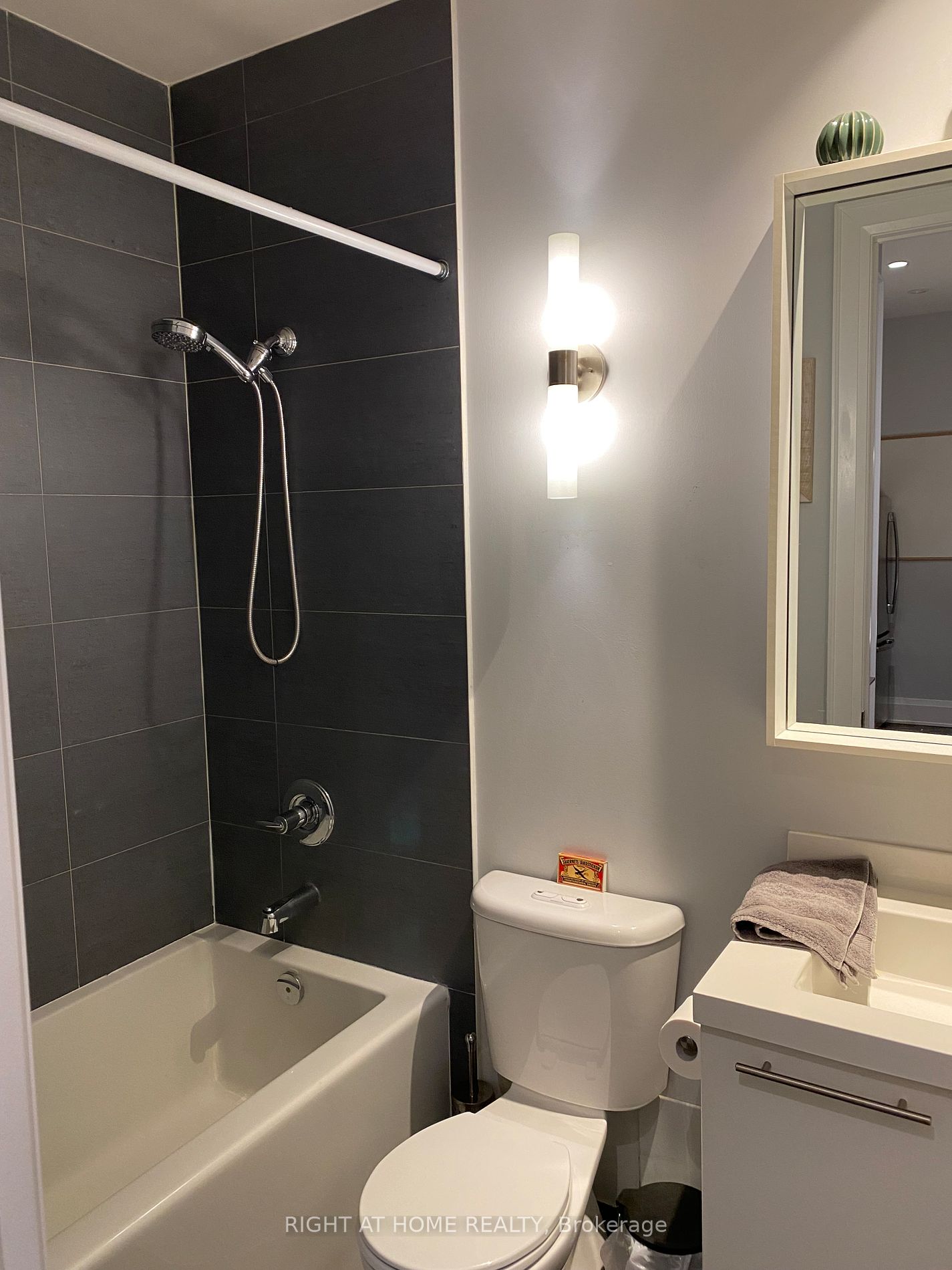 100 Harrison Garden Blvd L02