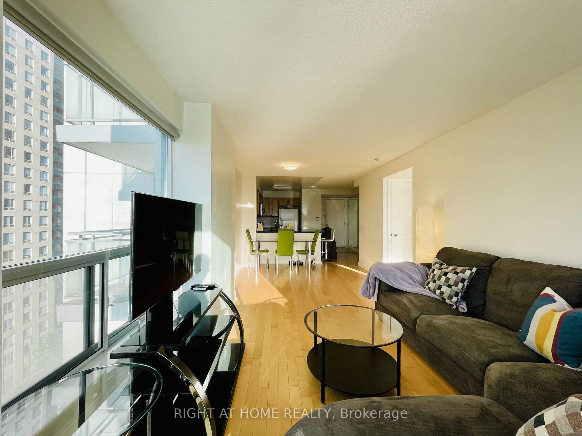 21 Hillcrest Ave 1007