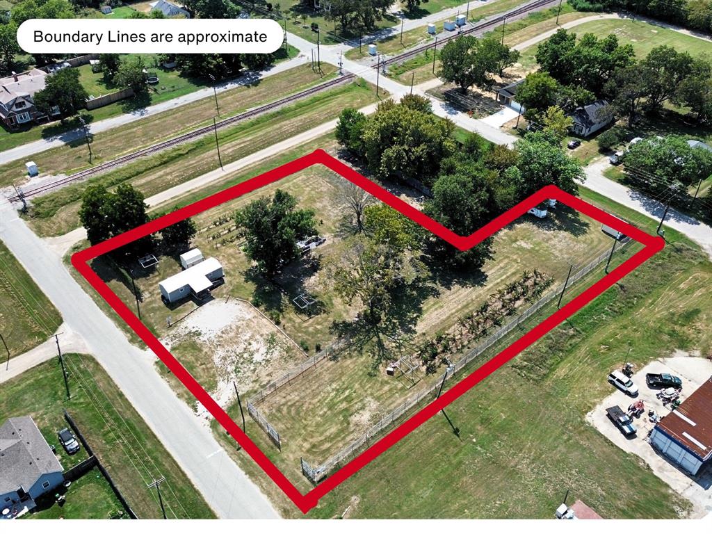 105 N Bonner Avenue 2