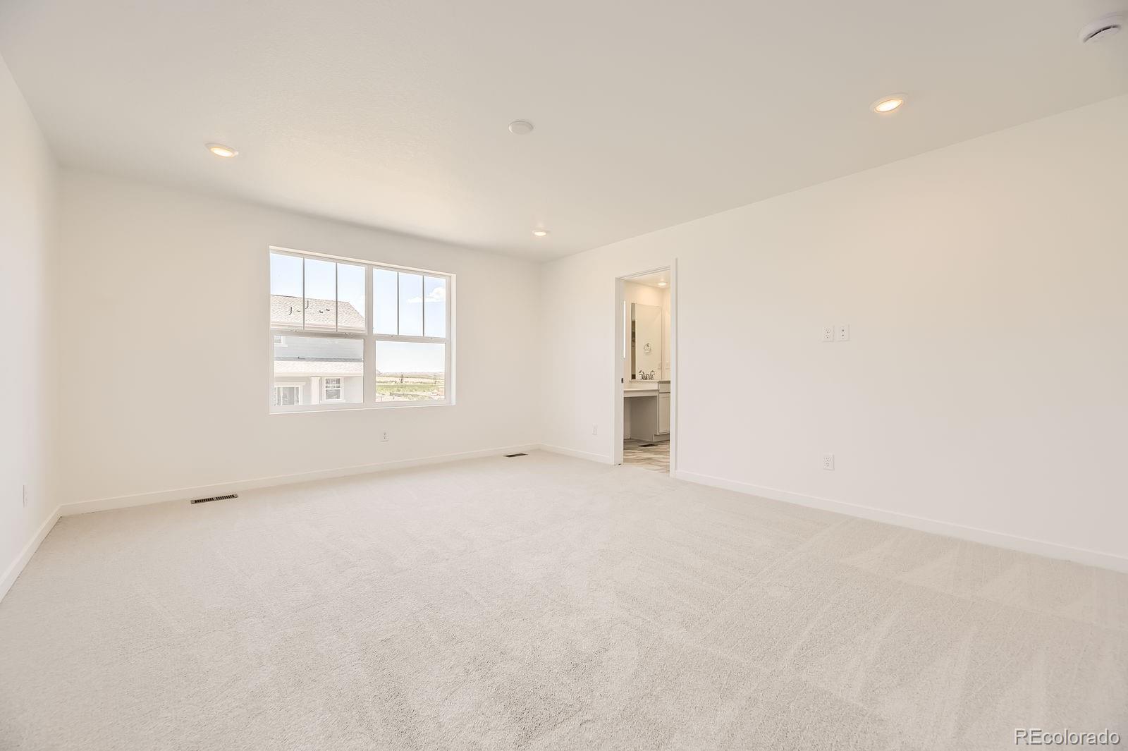 656 N Clubview Street