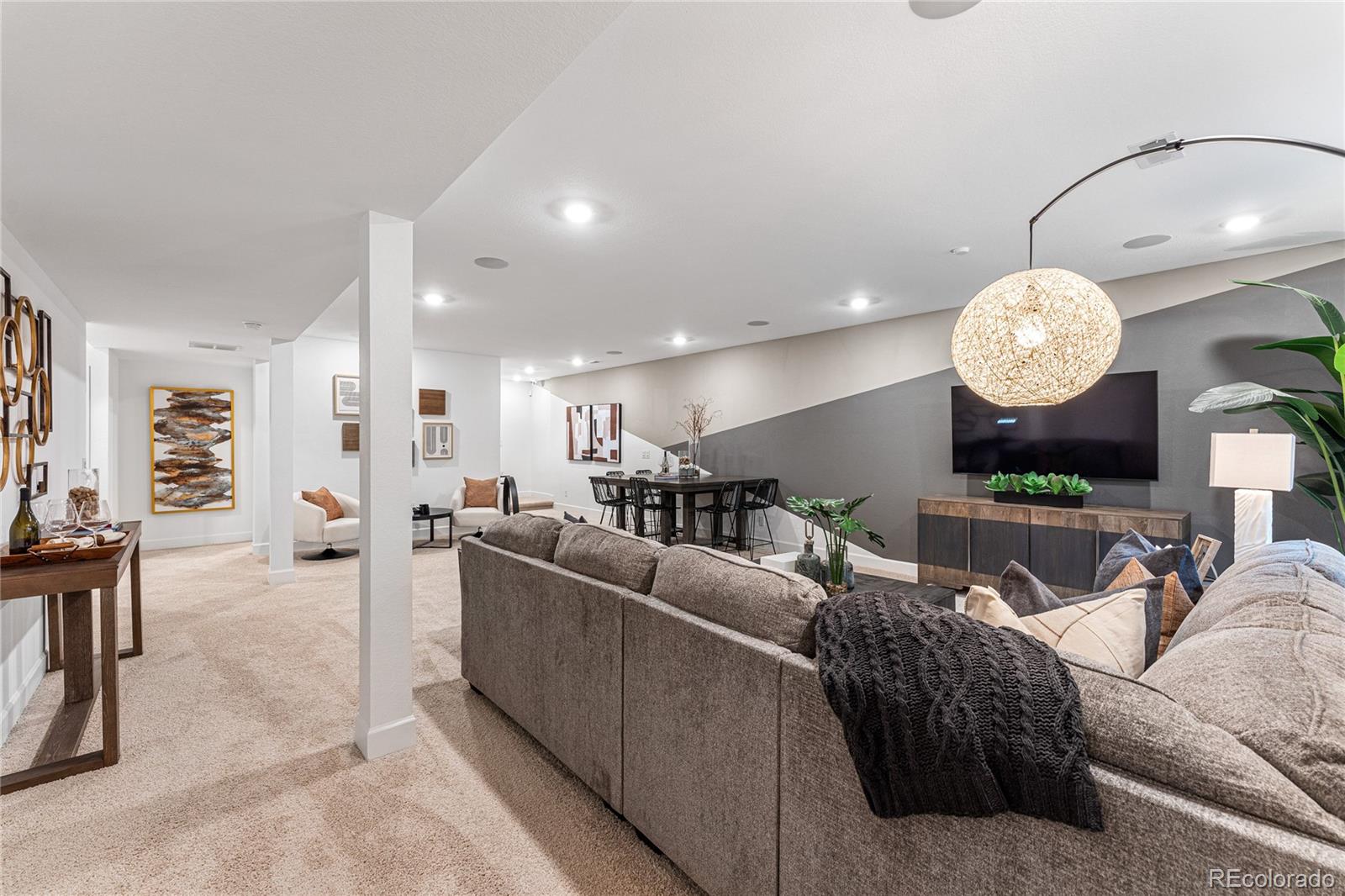 3328 N Duquesne Way