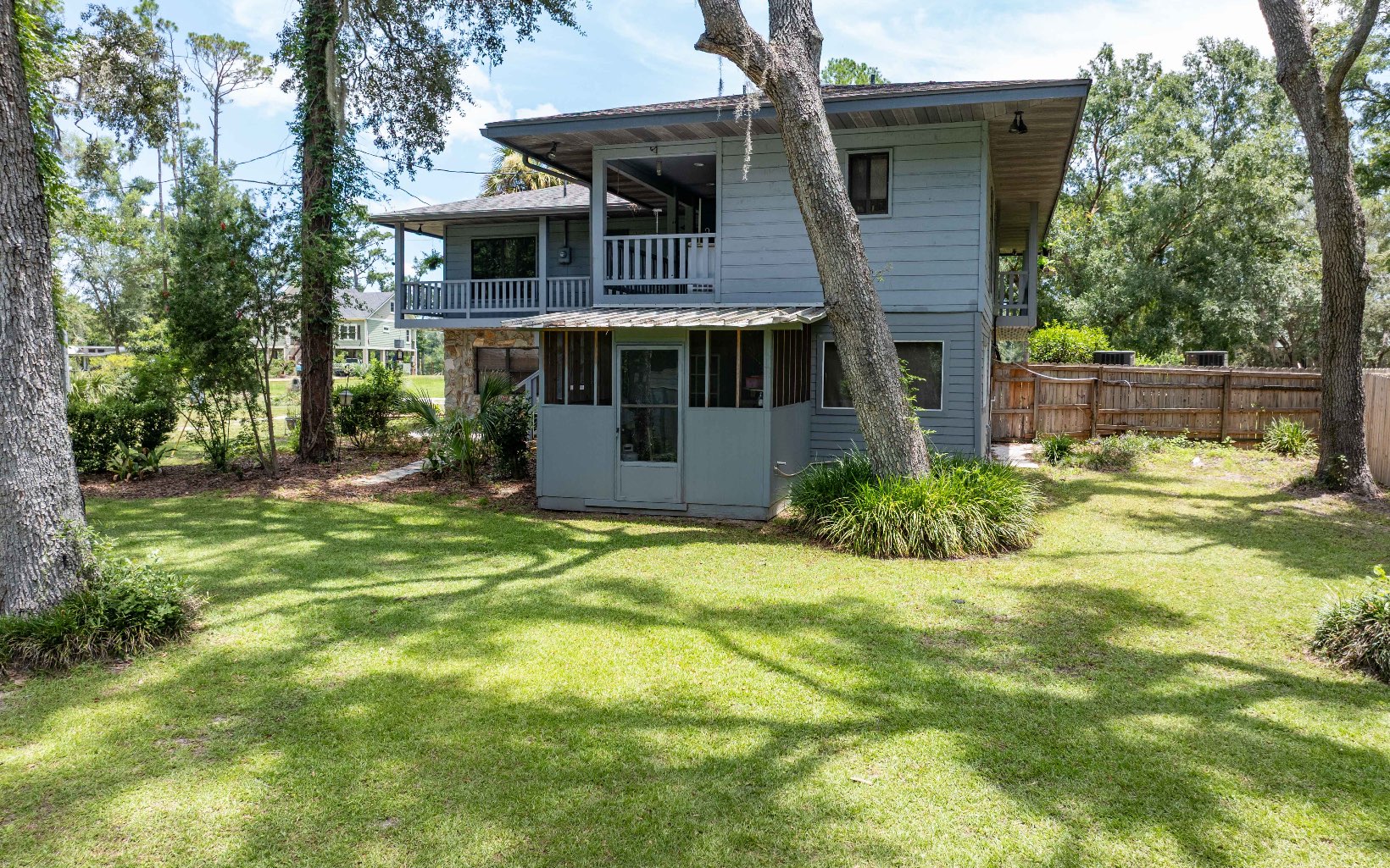 838 NW Banta Acres Rd
