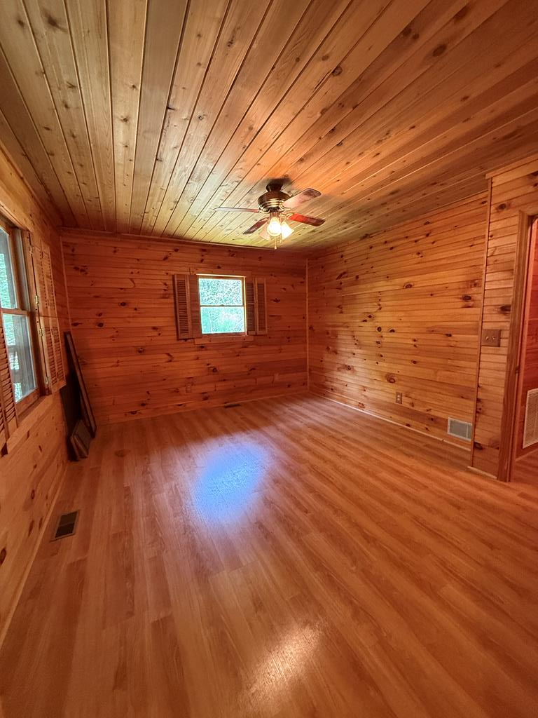 102 Overland Trail