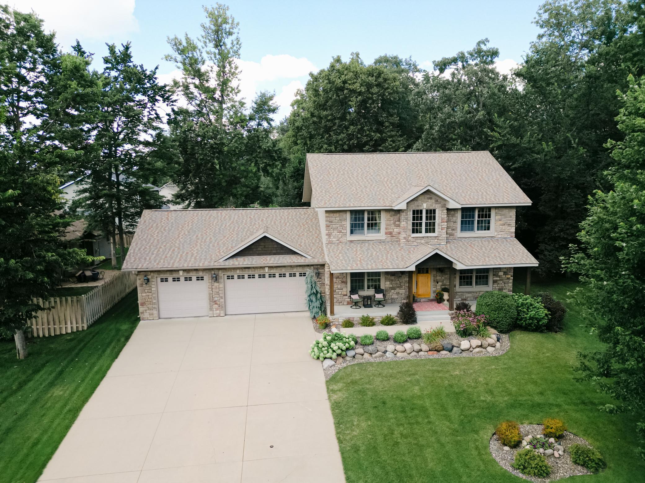 1301 Pondview Lane