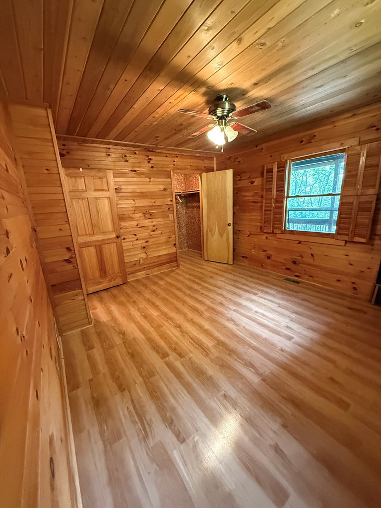 102 Overland Trail
