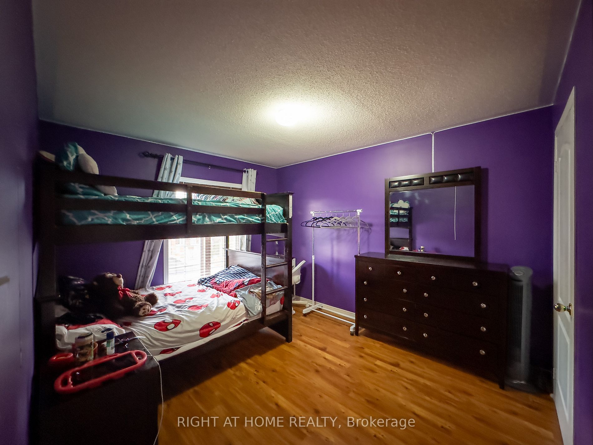 30 Pauline Cres 6