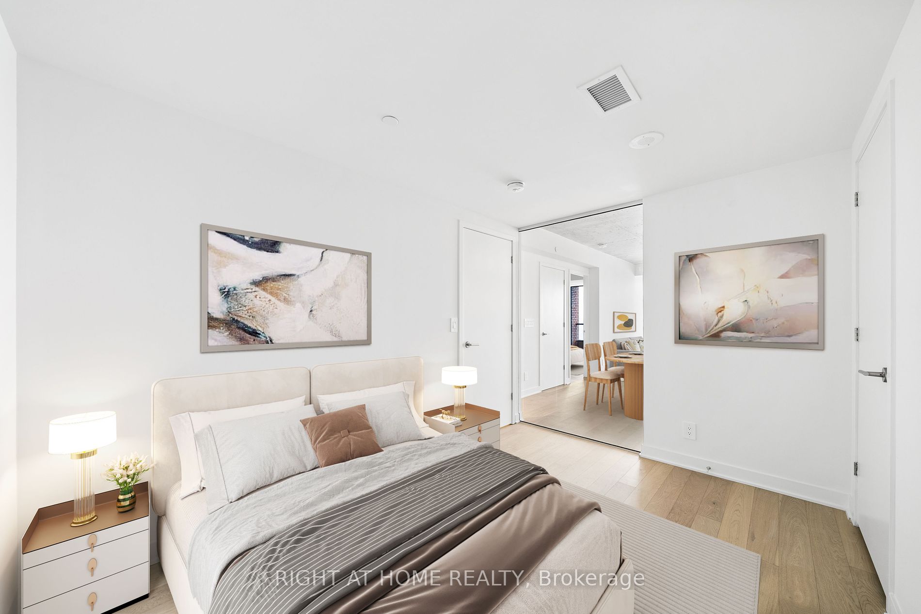 2720 Dundas St 520