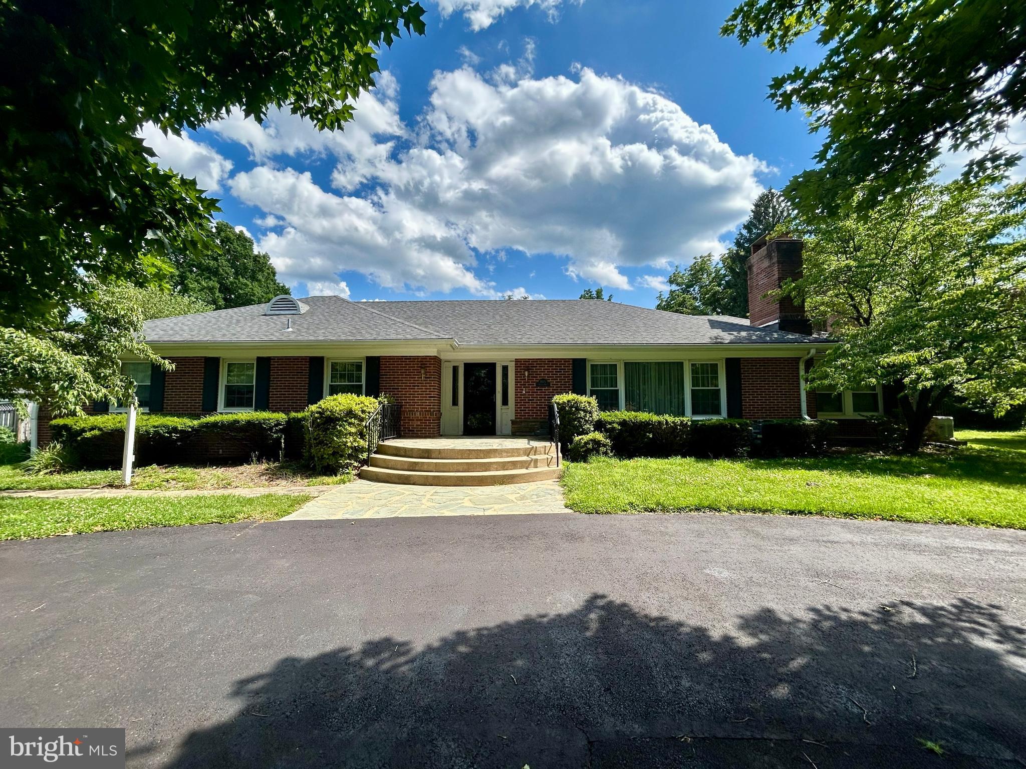 805 Orchard Way