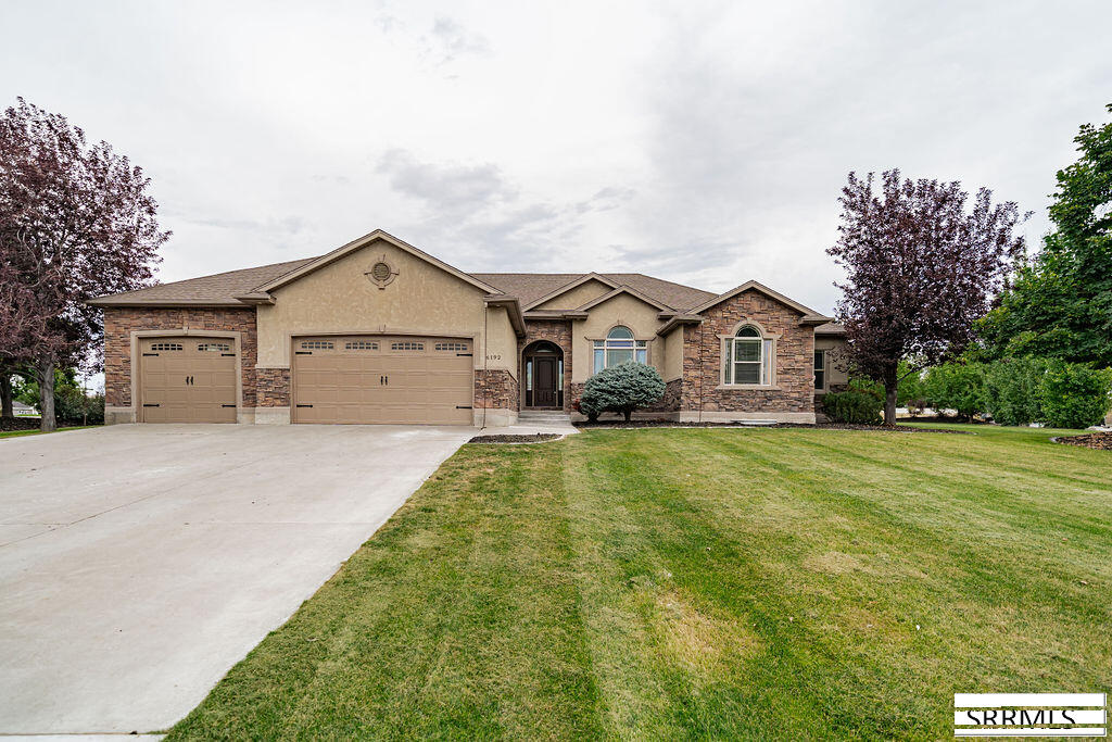 6192 E Pheasant Drive