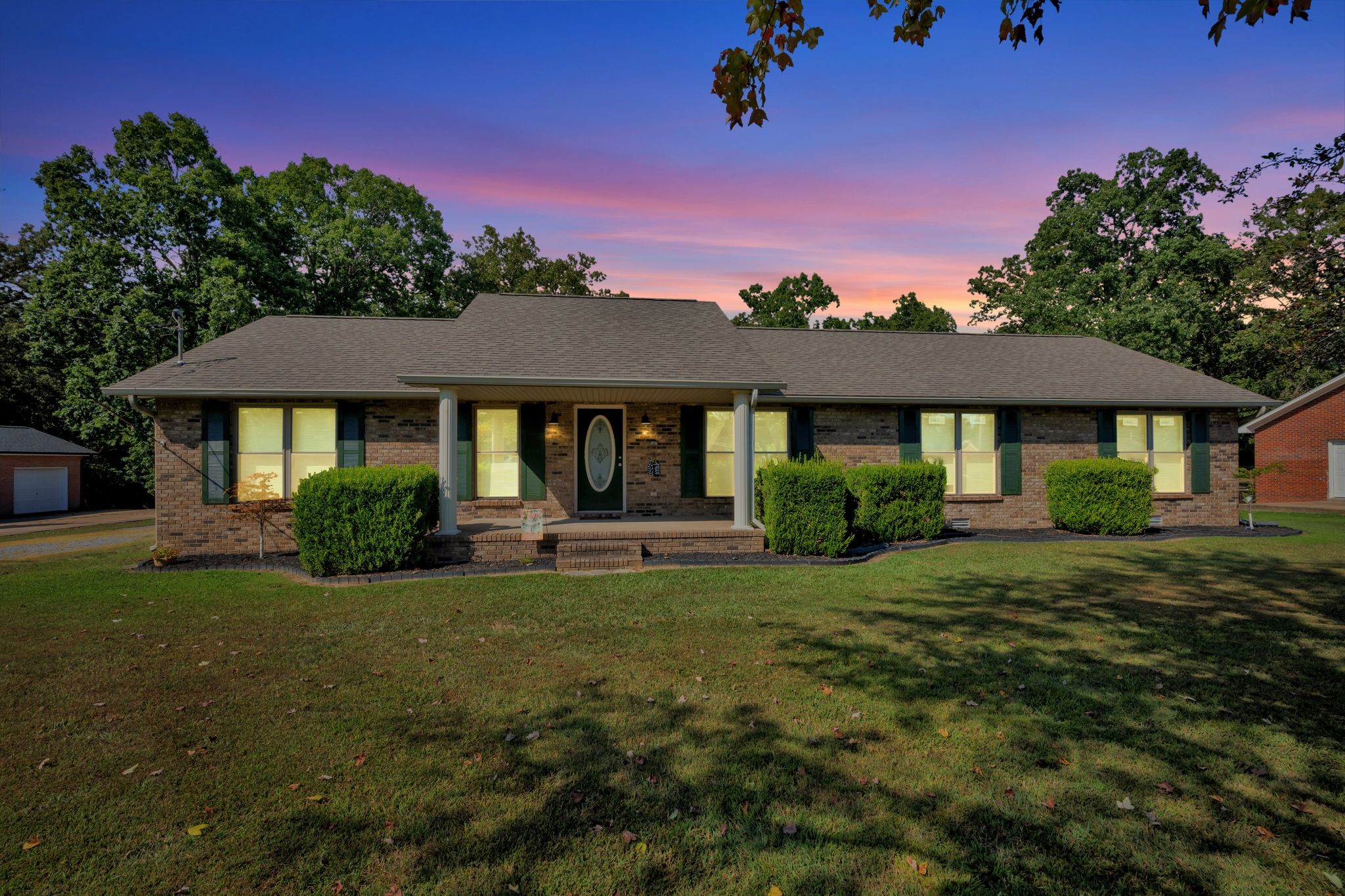 459 River Oaks Dr