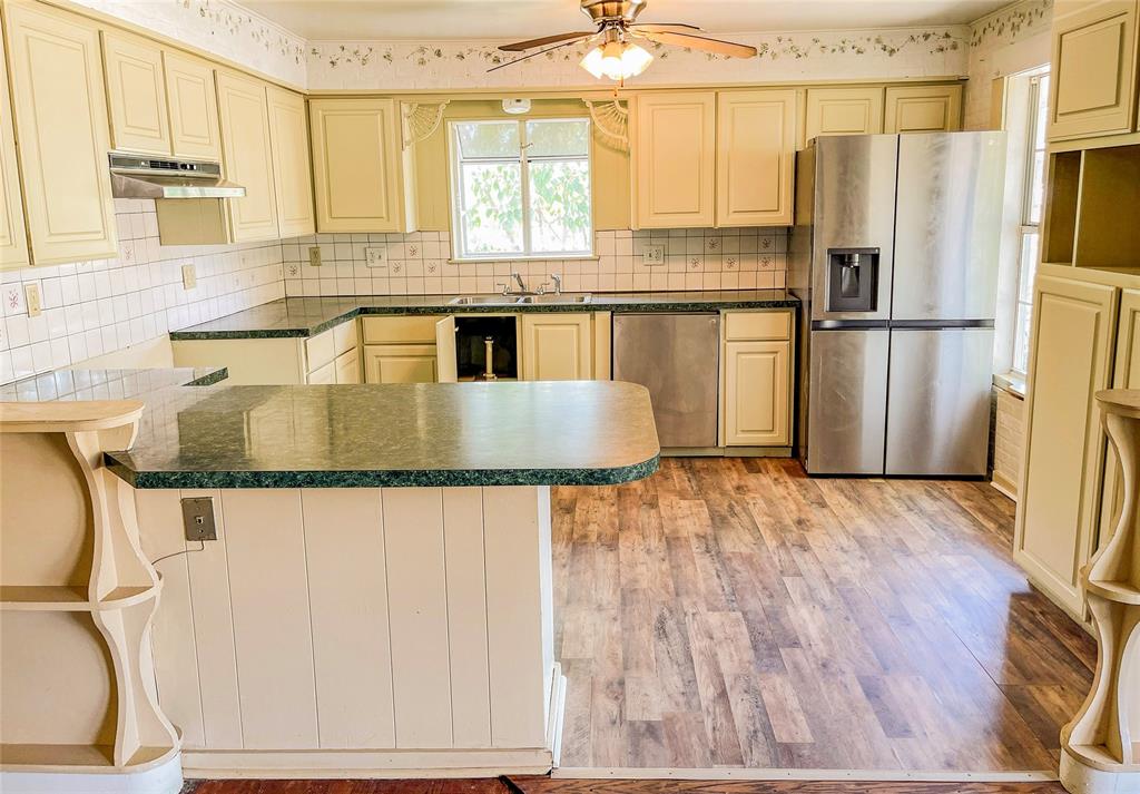 1401 Highway 180 W
