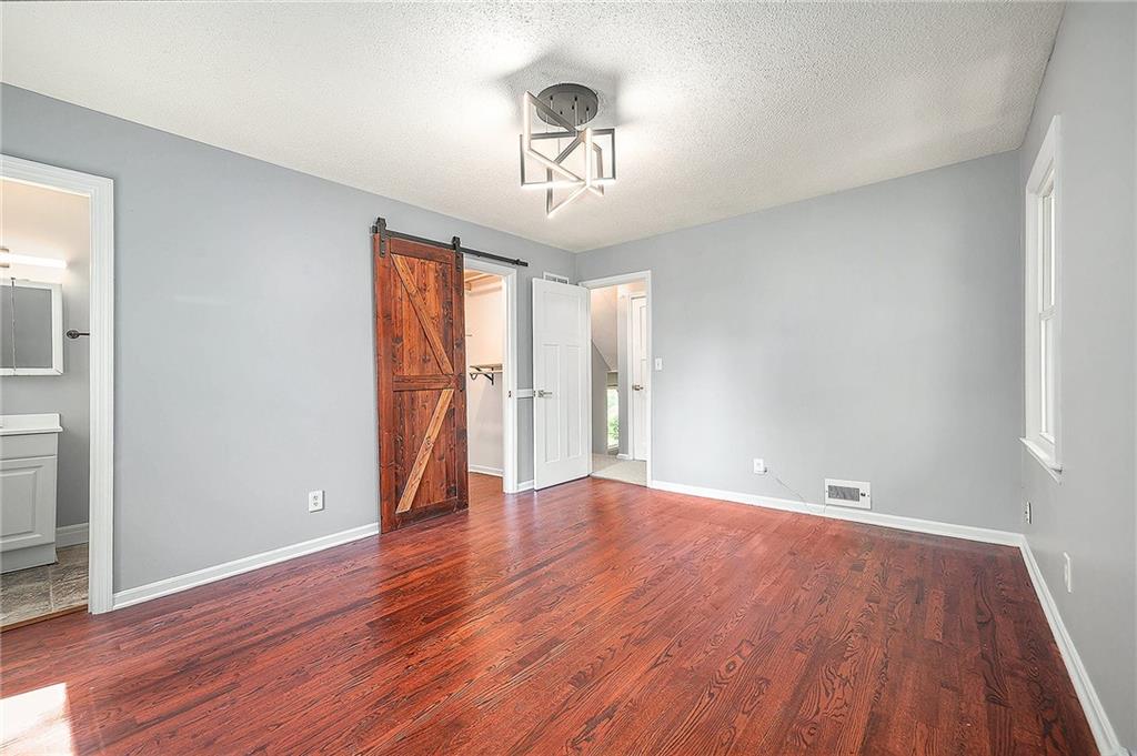 1600 NE 49th Terrace