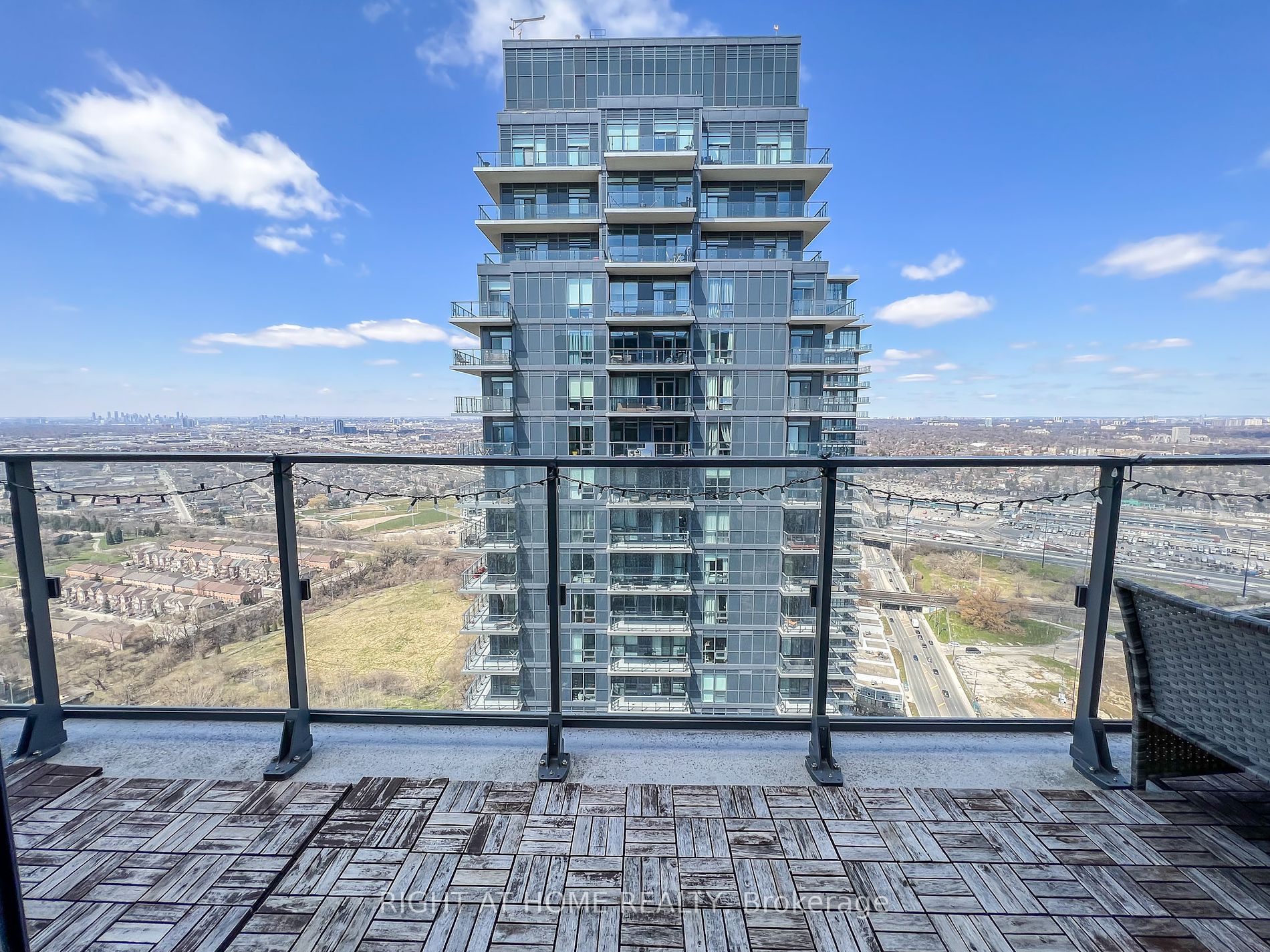 2212 W Lake Shore Blvd Ph06